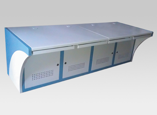 監(jiān)控操作臺(tái)