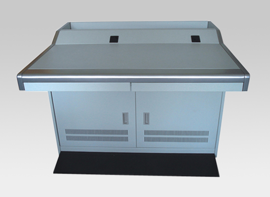 監(jiān)控操作臺(tái)